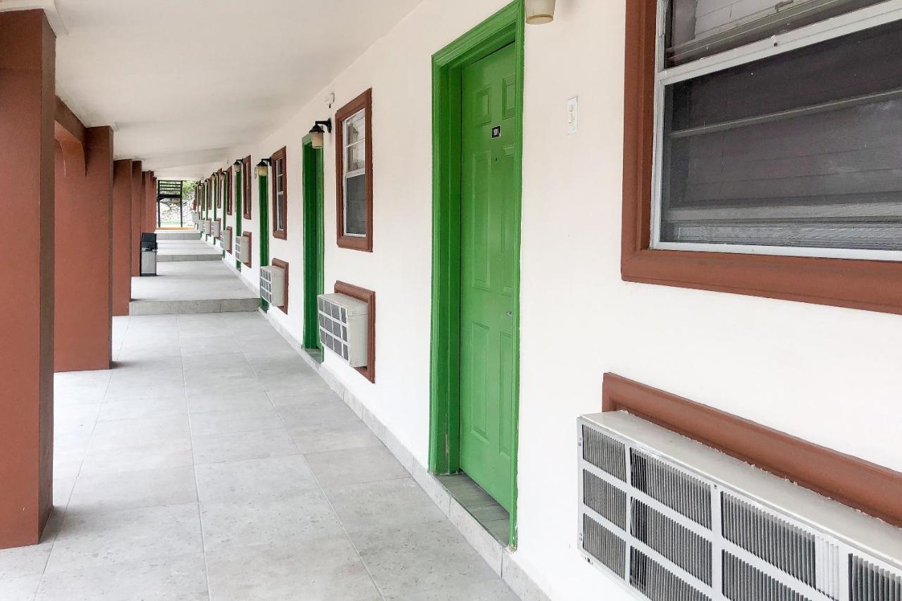 Capital O Palms Hotel, Acuna Ciudad Acuña Zewnętrze zdjęcie
