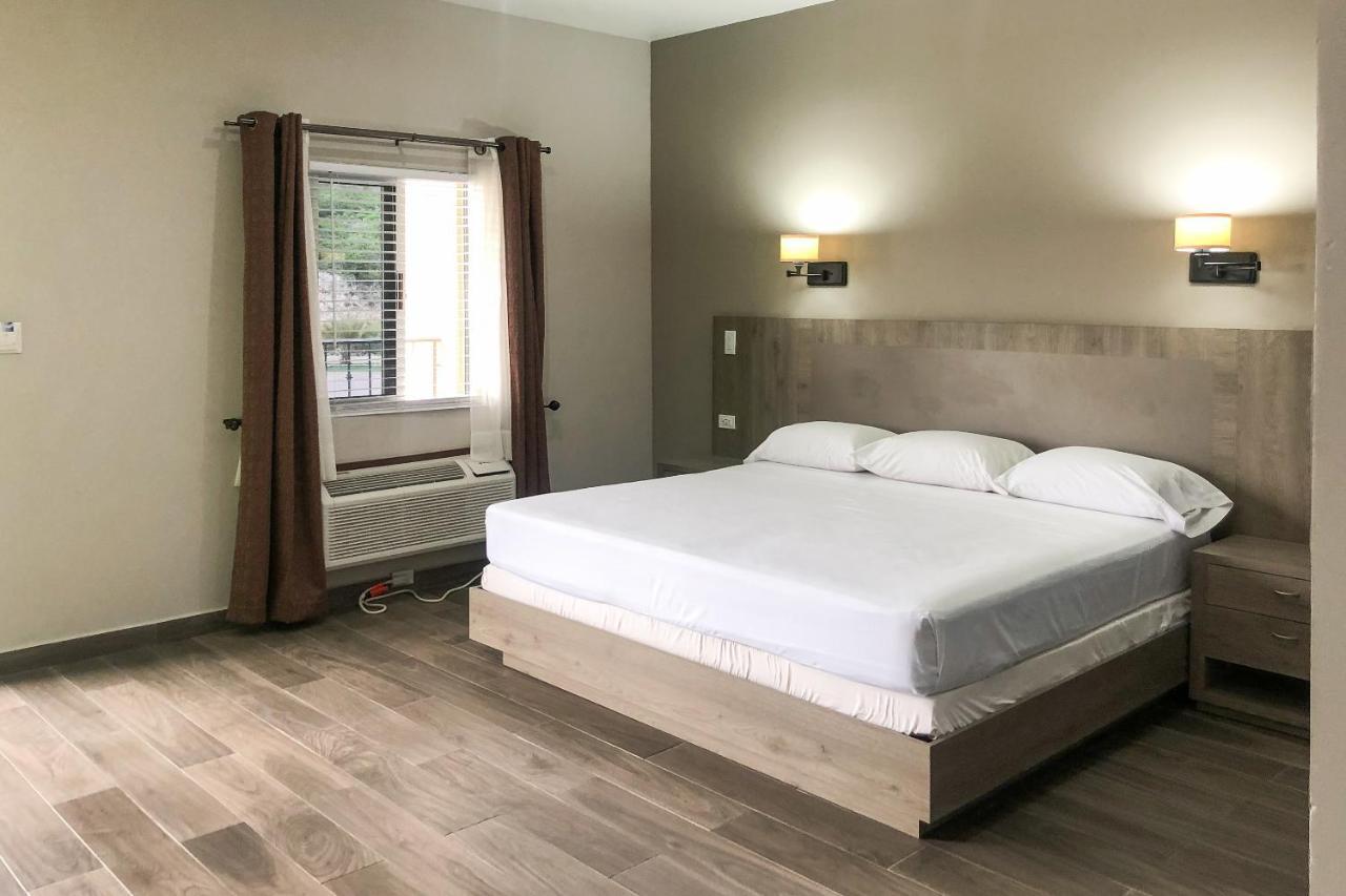 Capital O Palms Hotel, Acuna Ciudad Acuña Zewnętrze zdjęcie