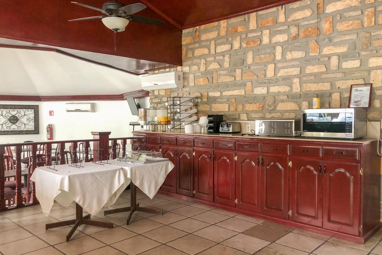 Capital O Palms Hotel, Acuna Ciudad Acuña Zewnętrze zdjęcie